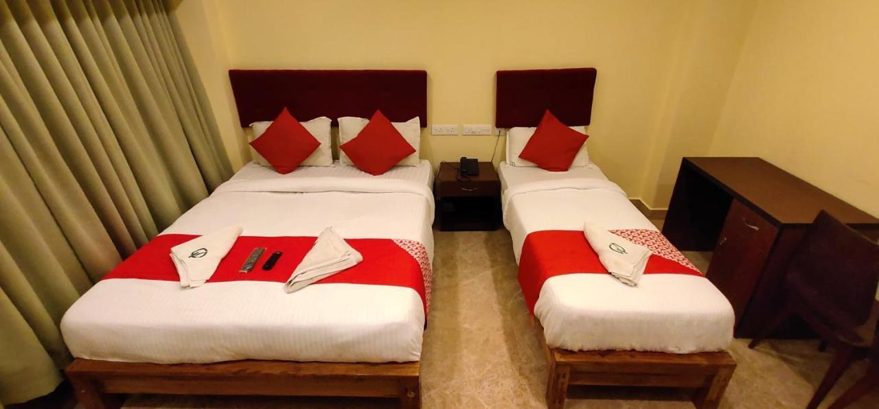 Hotel Green Plaza Thrissur Bagian luar foto
