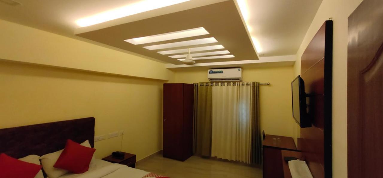 Hotel Green Plaza Thrissur Bagian luar foto