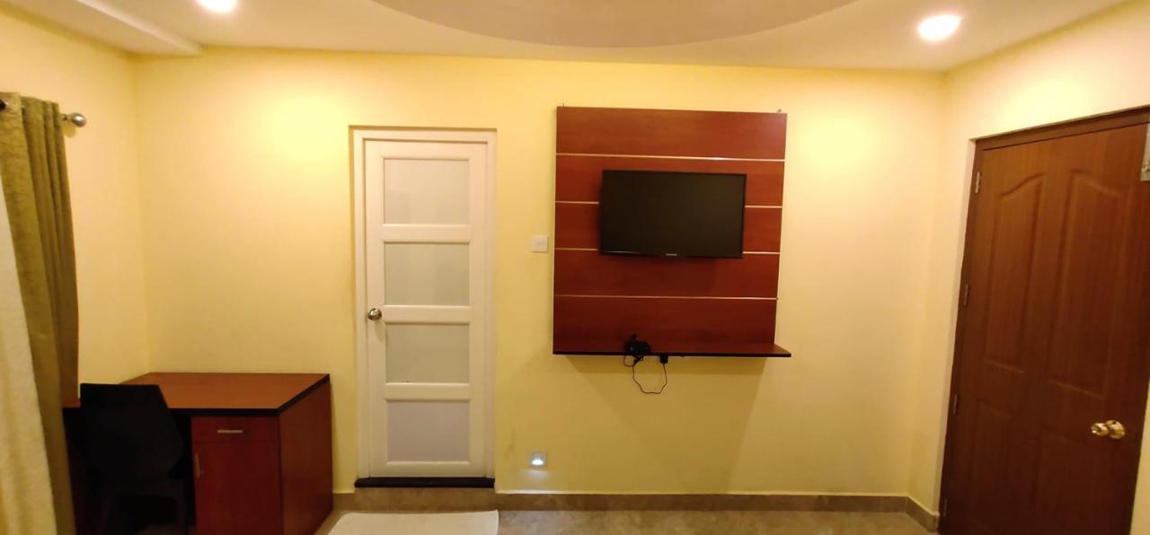 Hotel Green Plaza Thrissur Bagian luar foto