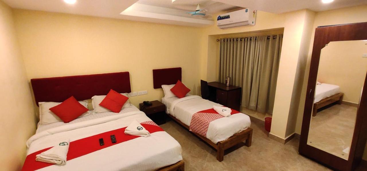 Hotel Green Plaza Thrissur Bagian luar foto