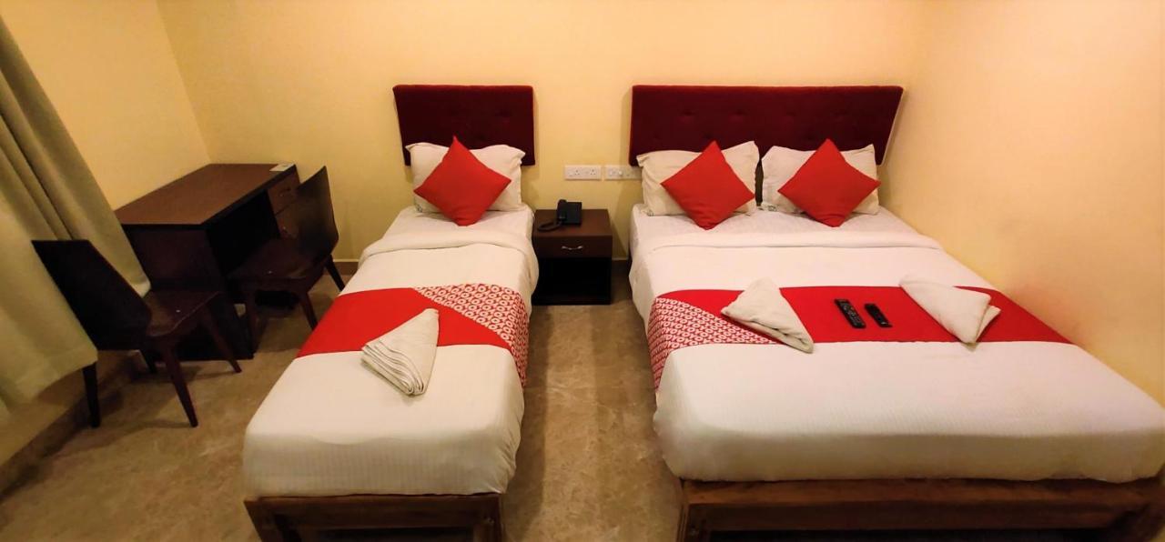 Hotel Green Plaza Thrissur Bagian luar foto