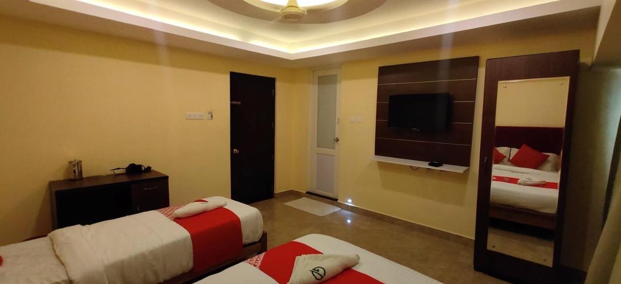 Hotel Green Plaza Thrissur Bagian luar foto