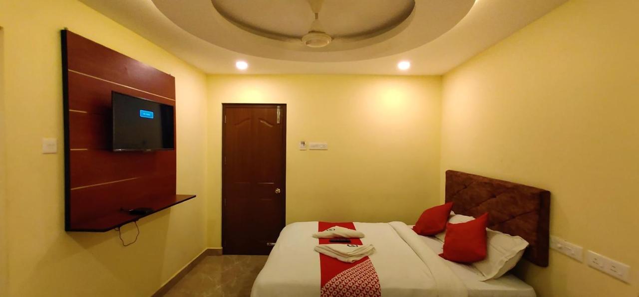 Hotel Green Plaza Thrissur Bagian luar foto