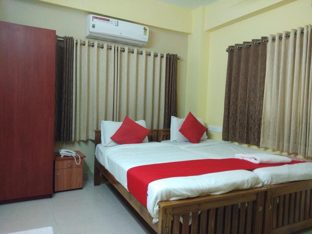 Hotel Green Plaza Thrissur Bagian luar foto